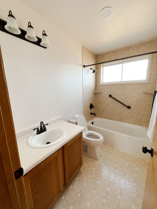 Top Bathroom Remodeling Companies in Bolivar, MO